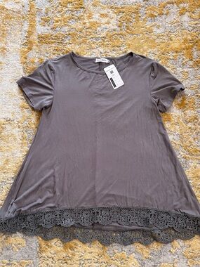 NWT Ceasikery Gray Lace Hem Tunic Top Size XL Fits Large